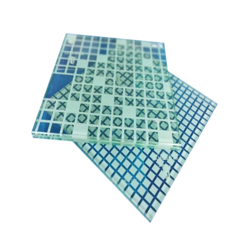 Weißes Glas mit Siebdruck